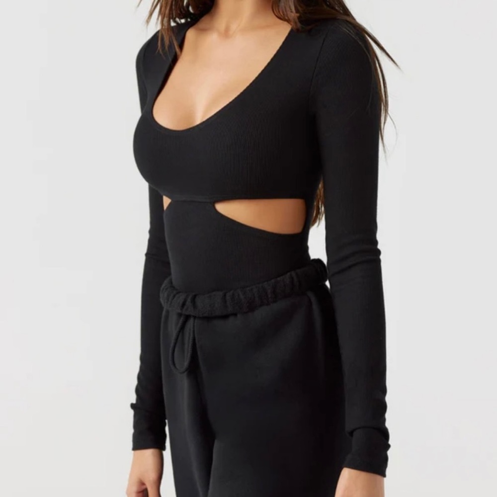 Joah Brown Fitted Cutout Long Sleeve